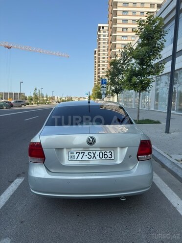 Volkswagen Polo 2013, 244,500 km - 1.6 l - Bakı