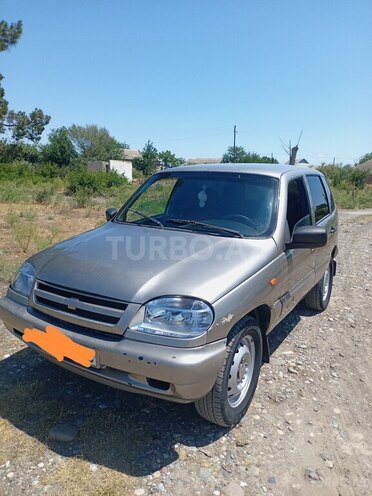 Chevrolet Niva 2007, 200,000 km - 1.7 l - Yevlax