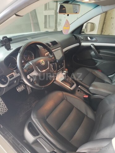 Skoda Octavia 2011, 262,601 km - 1.6 l - Bakı