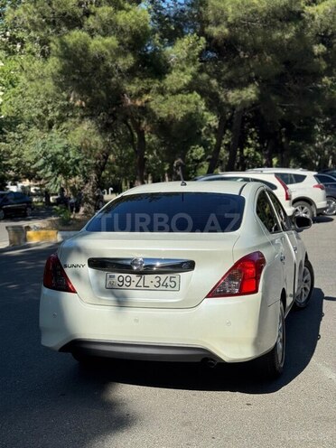 Nissan Sunny 2014, 180,000 km - 1.5 л - Bakı