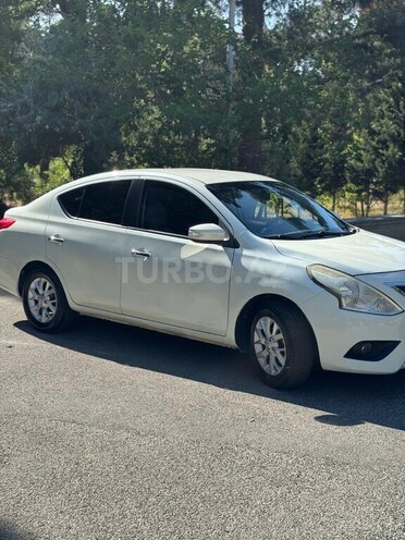 Nissan Sunny 2014, 180,000 km - 1.5 л - Bakı