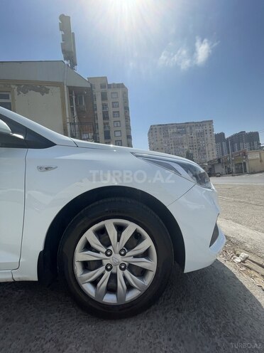 Hyundai Accent 2018, 133,000 km - 1.6 l - Bakı