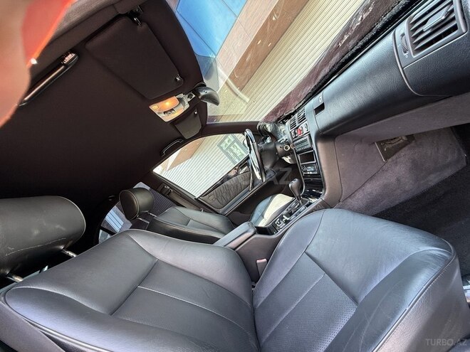 Mercedes E 240 1999, 301,885 km - 2.4 l - Bakı