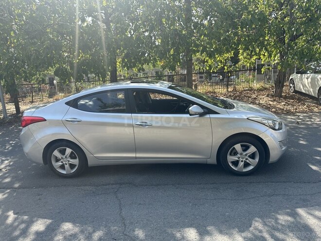 Hyundai Avante 2011, 156,000 km - 1.6 l - Şəki