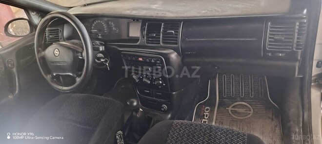 Opel Vectra 1997, 421,000 km - 1.6 l - Hacıqabul