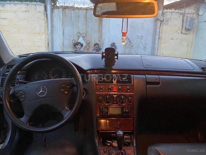 Mercedes E 320 1998, 320,000 km - 3.2 л - Bakı