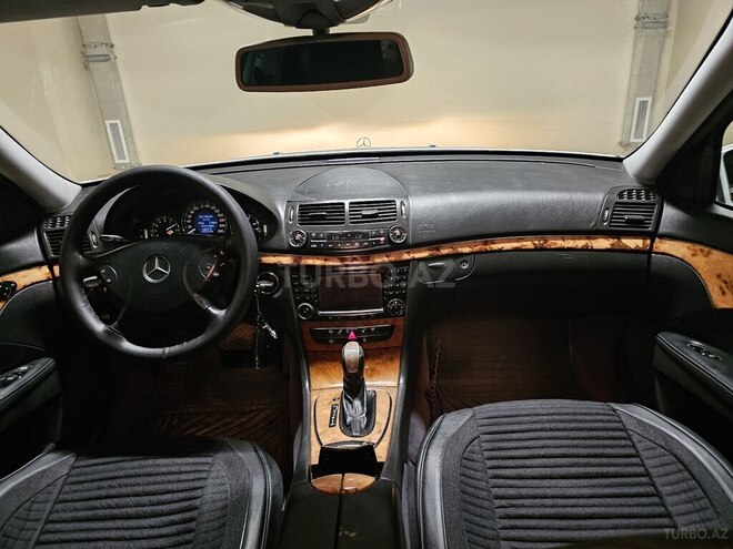Mercedes E 220 2006, 402,000 km - 2.2 l - Bakı