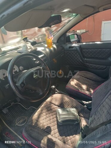 Opel Astra 1999, 400,000 km - 1.6 l - Yevlax