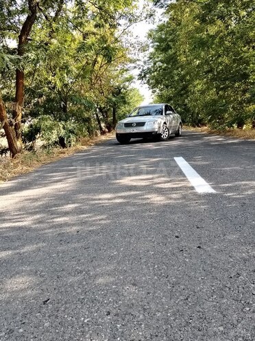 Volkswagen Passat 2002, 270,000 km - 1.8 л - Bakı