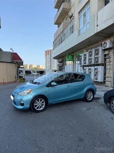 Toyota Prius C 2012, 231,746 km - 1.5 l - Bakı