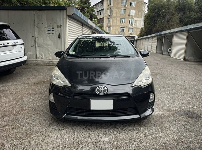 Toyota Prius C 2013, 239,950 km - 1.5 л - Bakı