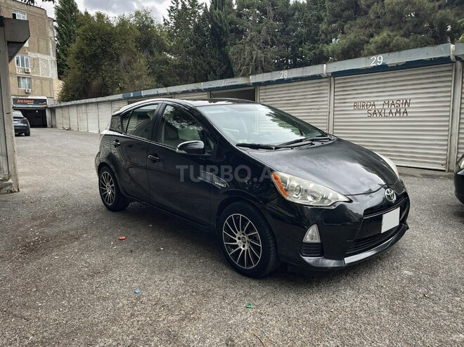 Toyota Prius C 2013, 239,950 km - 1.5 л - Bakı