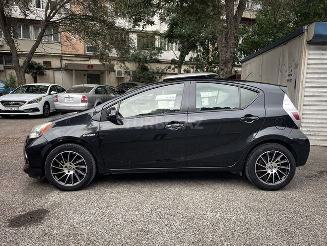 Toyota Prius C 2013, 239,950 km - 1.5 л - Bakı
