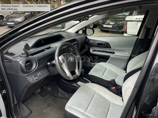 Toyota Prius C 2013, 239,950 km - 1.5 л - Bakı