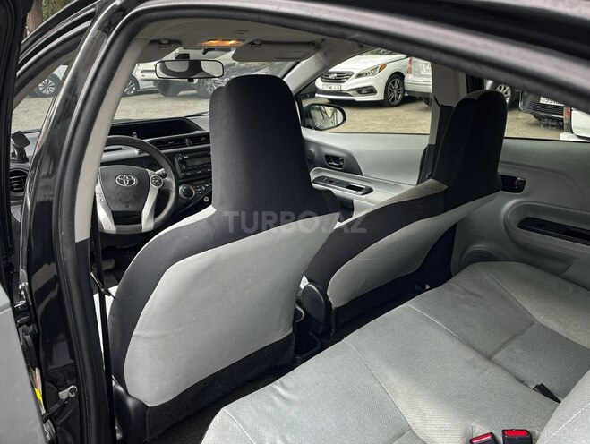 Toyota Prius C 2013, 239,950 km - 1.5 л - Bakı