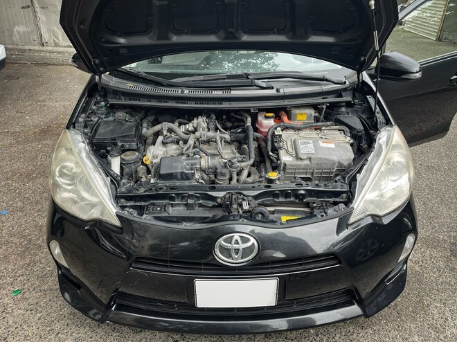 Toyota Prius C 2013, 239,950 km - 1.5 л - Bakı