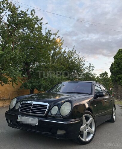 Mercedes E 240 1998, 308,000 km - 2.4 l - Göygöl