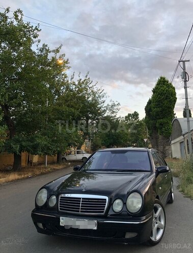 Mercedes E 240 1998, 308,000 km - 2.4 l - Göygöl