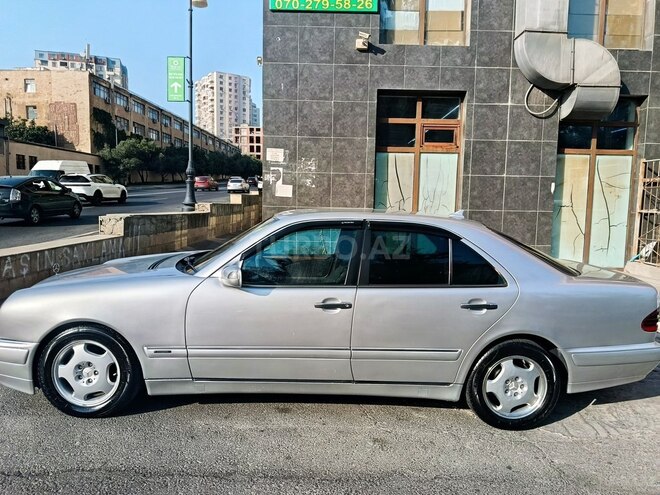 Mercedes E 220 1999, 380,000 km - 2.2 l - Bakı