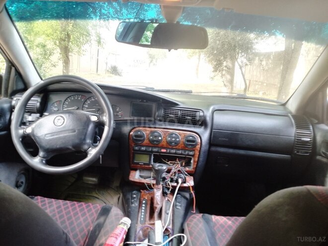 Opel Omega 1996, 88,946 km - 2.0 l - Salyan