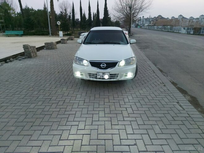 Nissan Sunny 2010, 300,000 km - 1.6 l - Bakı
