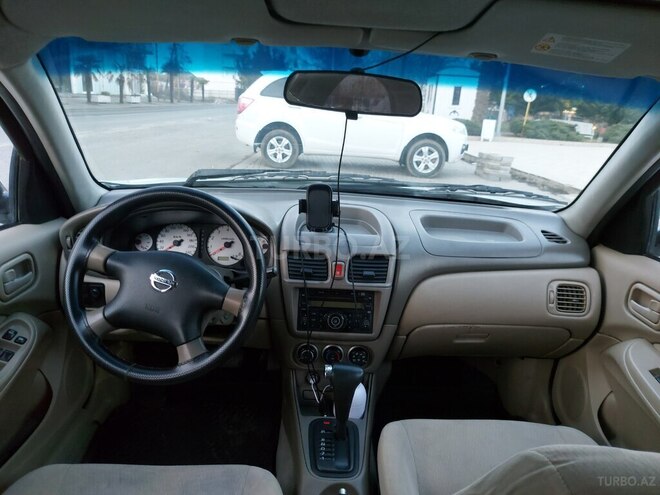 Nissan Sunny 2010, 300,000 km - 1.6 l - Bakı