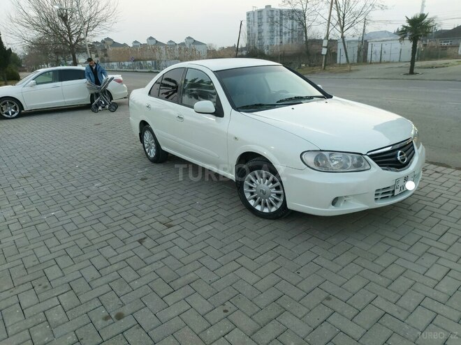 Nissan Sunny 2010, 300,000 km - 1.6 l - Bakı