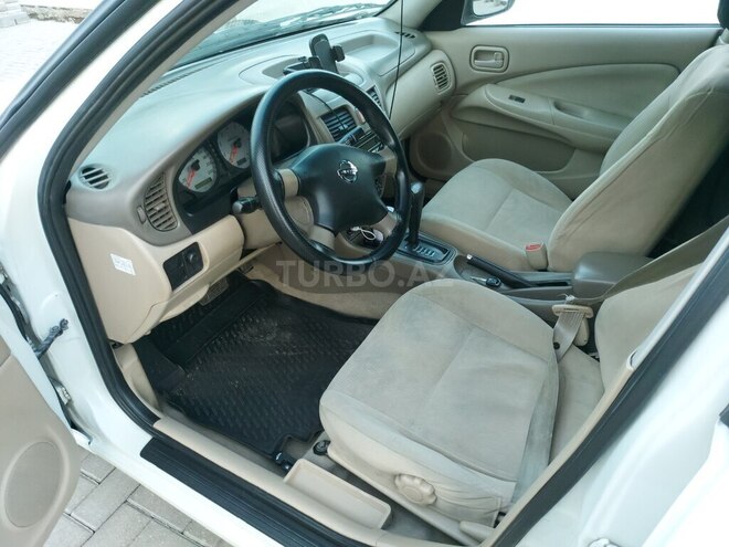 Nissan Sunny 2010, 300,000 km - 1.6 l - Bakı