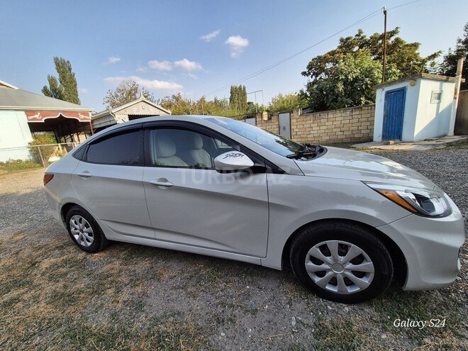 Hyundai Accent 2015, 216,000 km - 1.6 l - Sumqayıt