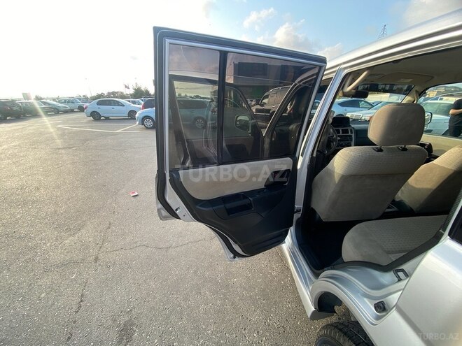 Mitsubishi Pajero io 2001, 160,032 km - 2.0 л - Bakı