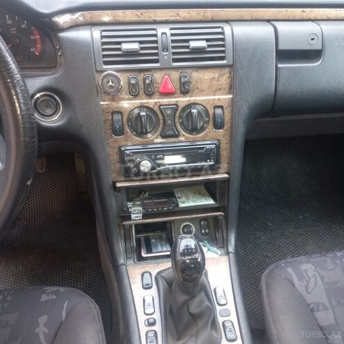 Mercedes E 220 1999, 790,000 km - 2.2 l - Gəncə