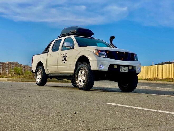 Nissan Navara 2014, 270,000 km - 2.5 l - Bakı