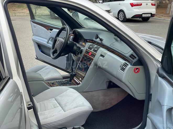 Mercedes E 280 1998, 443,215 km - 2.8 l - Sumqayıt