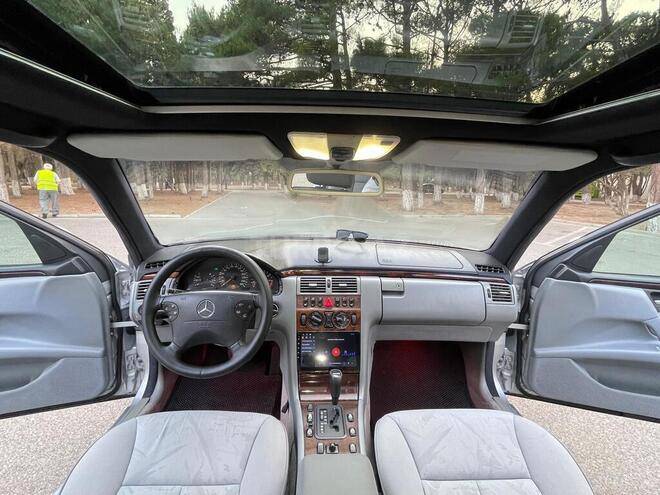 Mercedes E 280 1998, 443,215 km - 2.8 l - Sumqayıt