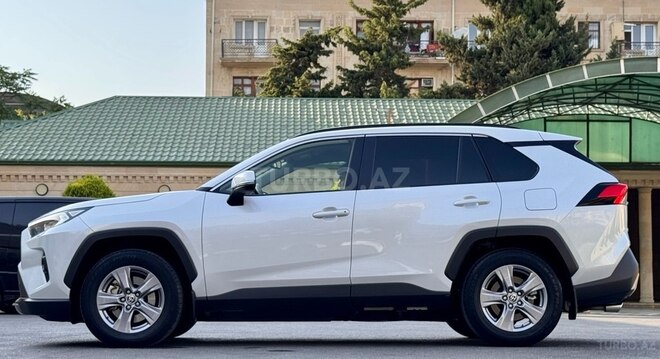 Toyota RAV4 2023, 33,000 km - 2.5 л - Bakı