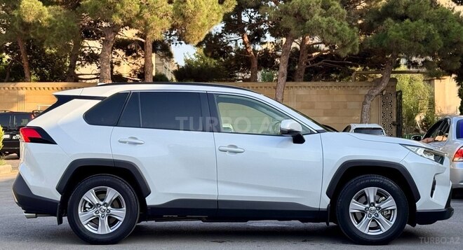 Toyota RAV4 2023, 33,000 km - 2.5 л - Bakı