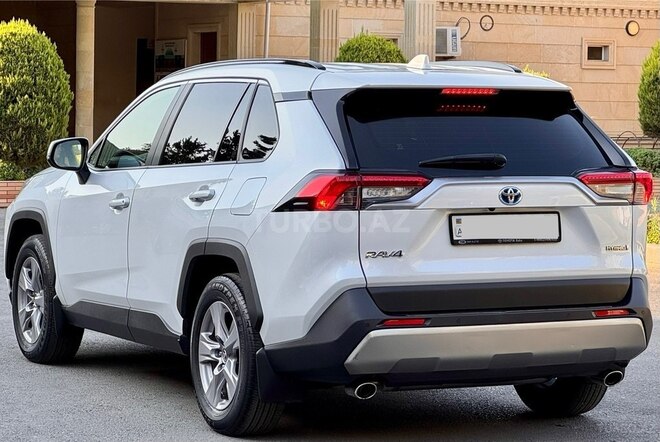 Toyota RAV4 2023, 33,000 km - 2.5 л - Bakı