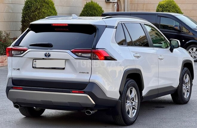Toyota RAV4 2023, 33,000 km - 2.5 л - Bakı