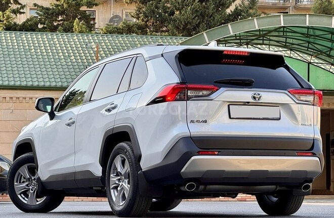 Toyota RAV4 2023, 33,000 km - 2.5 л - Bakı