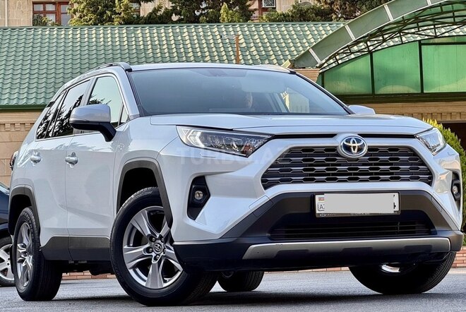 Toyota RAV4 2023, 33,000 km - 2.5 л - Bakı