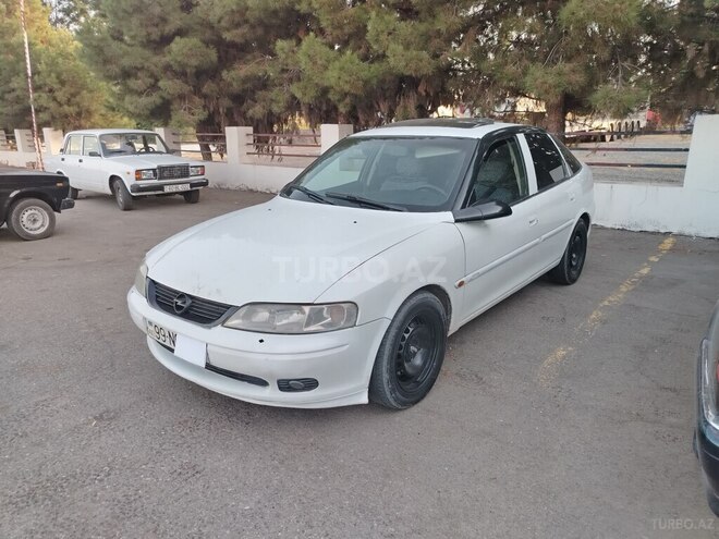 Opel Vectra 1997, 352,000 km - 2.0 l - Qazax