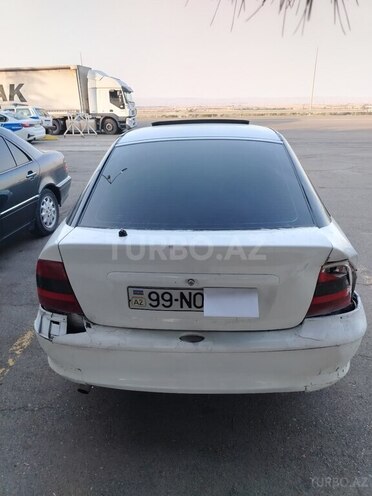 Opel Vectra 1997, 352,000 km - 2.0 l - Qazax