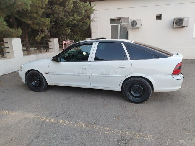 Opel Vectra 1997, 352,000 km - 2.0 l - Qazax