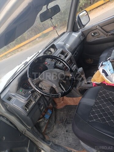 Mitsubishi Pajero 1995, 350,000 km - 2.8 л - Bakı