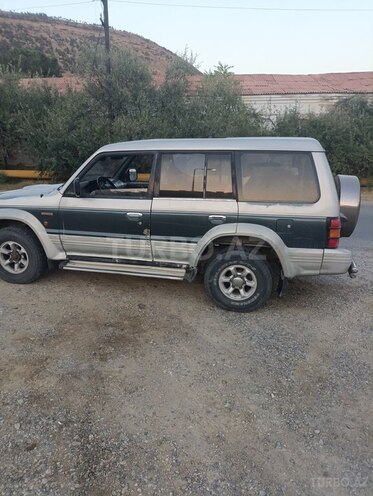 Mitsubishi Pajero 1995, 350,000 km - 2.8 л - Bakı