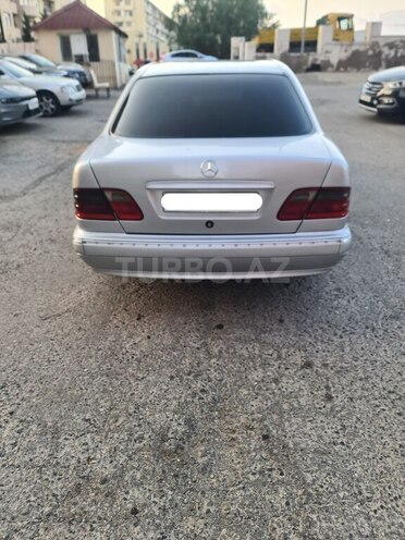 Mercedes E 270 2000, 345,000 km - 2.7 l - Bakı