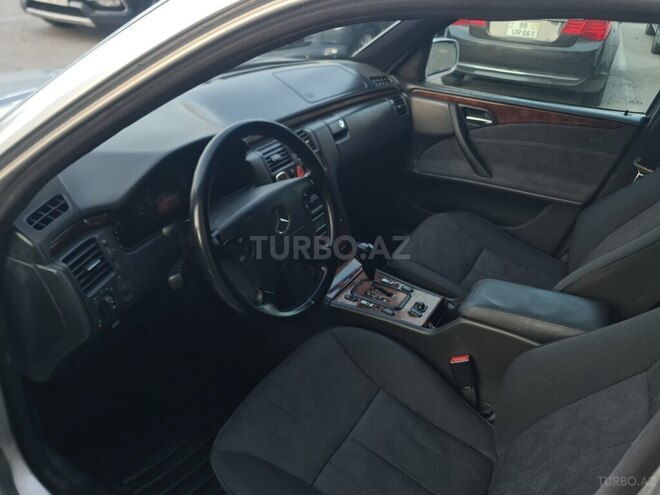 Mercedes E 270 2000, 345,000 km - 2.7 l - Bakı