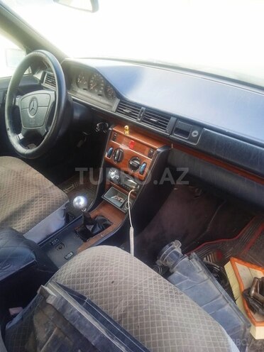 Mercedes E 220 1993, 550,000 km - 2.2 l - Bakı