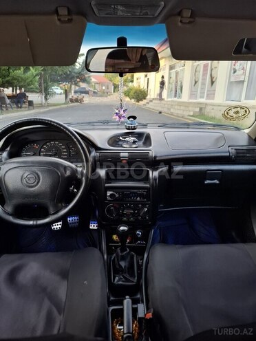Opel Astra 1997, 400,000 km - 1.6 l - Qax