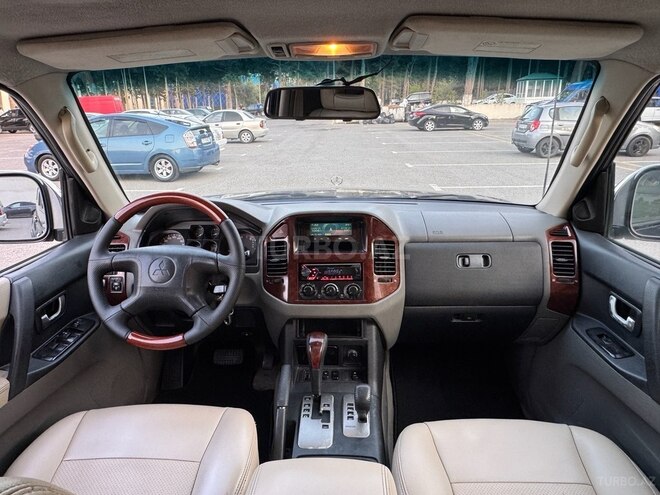 Mitsubishi Pajero 2006, 300,000 km - 3.0 л - Bakı
